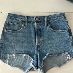 Levi Cutoff Short Size 28